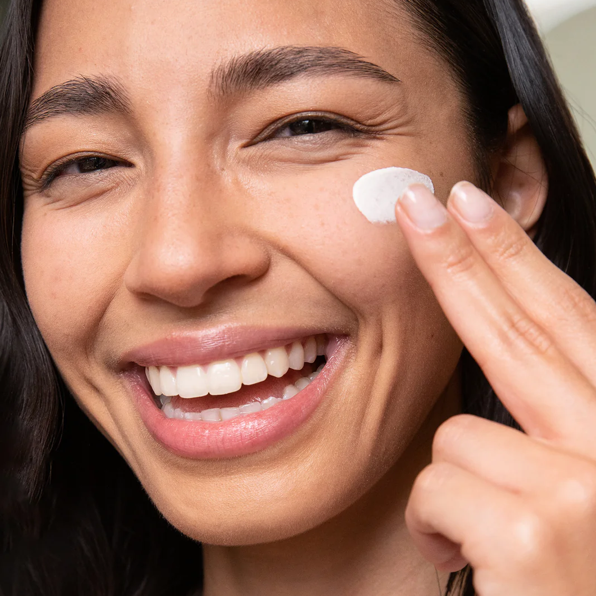Coola Dew Good Illuminating Serum Sunscreen SPF 30